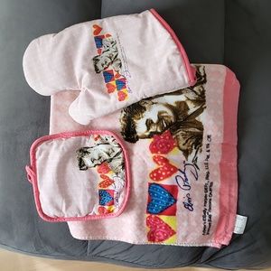 Elvis kitchen linens